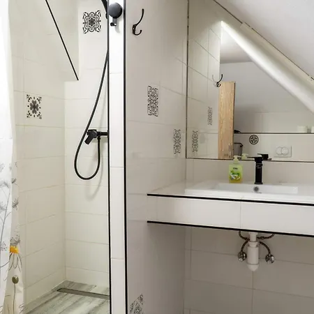 U Selongu בית הארחה 3*